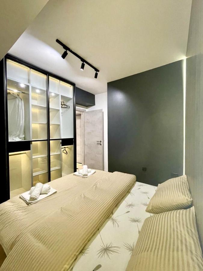 Sunlight Luxe Apartment Szkopje Kültér fotó